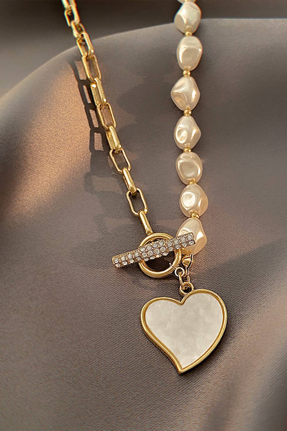 Heart Pendant Pearl Chain Necklace: Gold