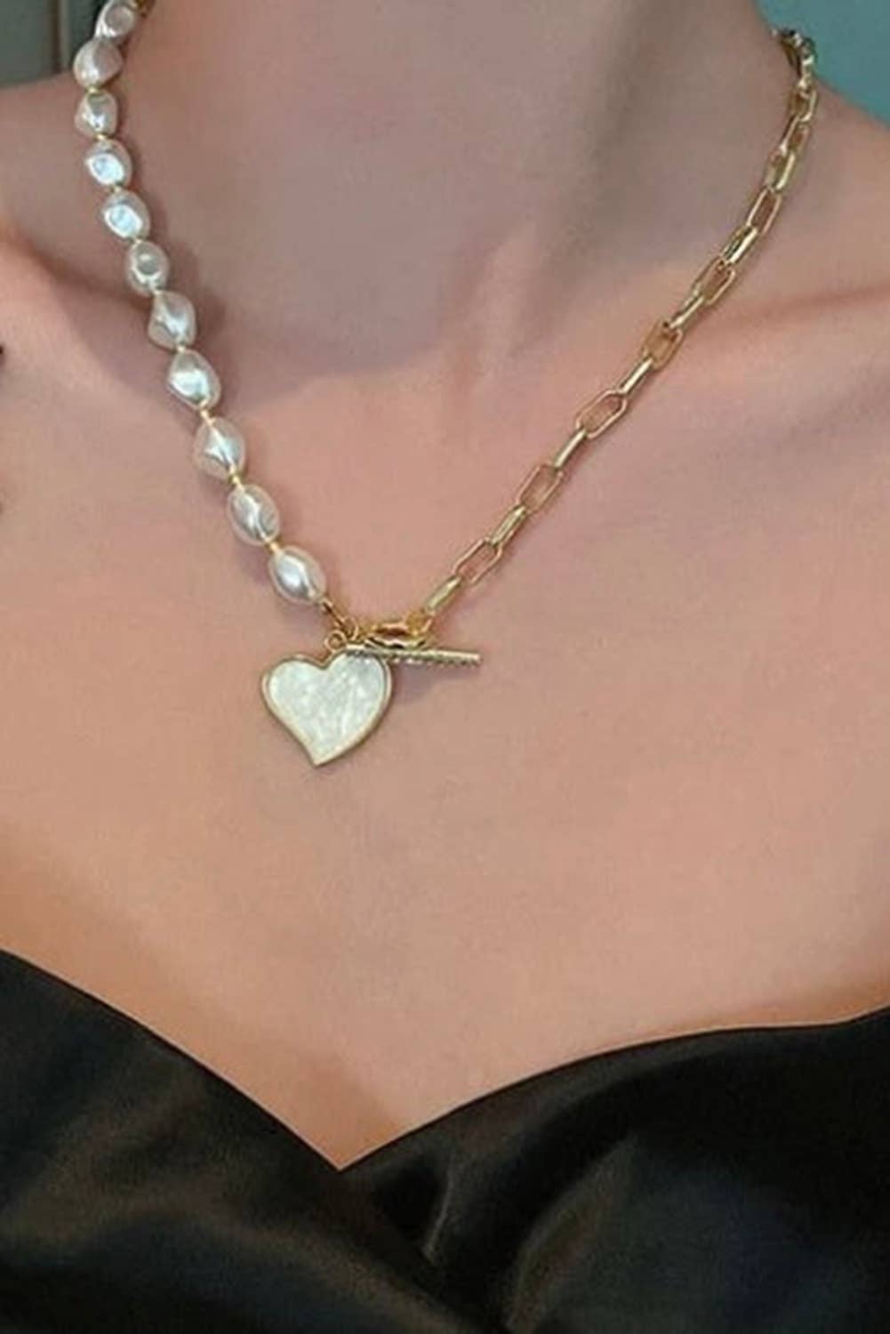 Heart Pendant Pearl Chain Necklace: Gold